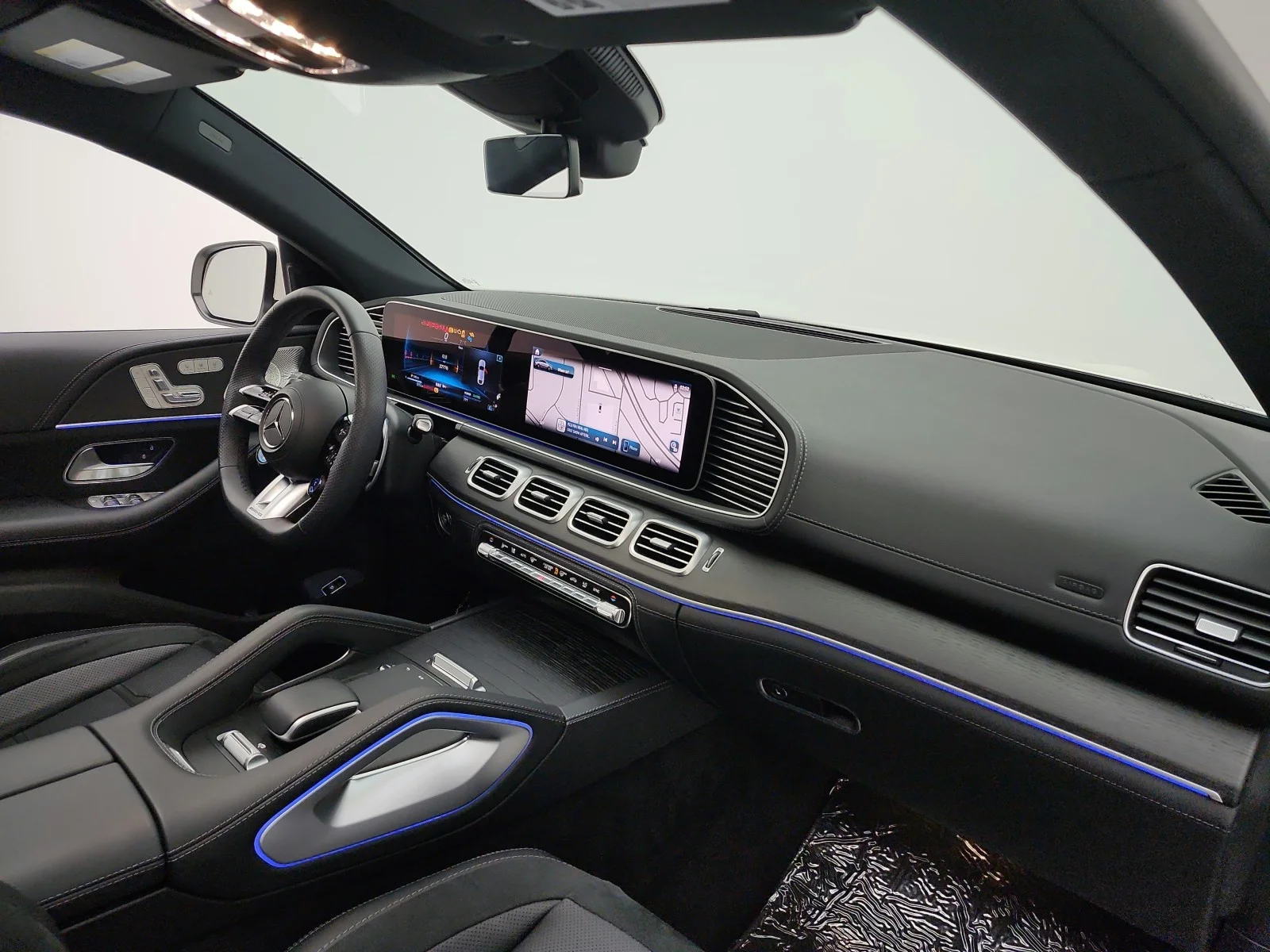 Certified Used 2024 MANUFAKTUR Diamond White Metallic Mercedes-Benz AMG® GLE 53 4MATIC+ Coupe image 18