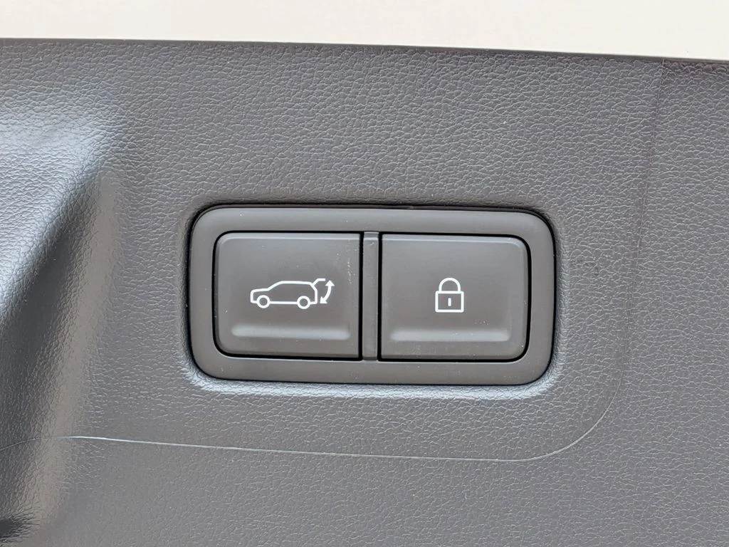 New 2026 White Hyundai SE image 28
