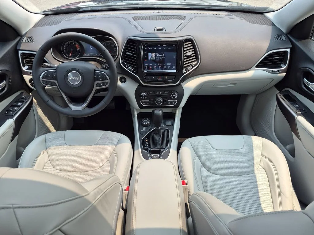Used 2021 Gray Jeep Limited image 22