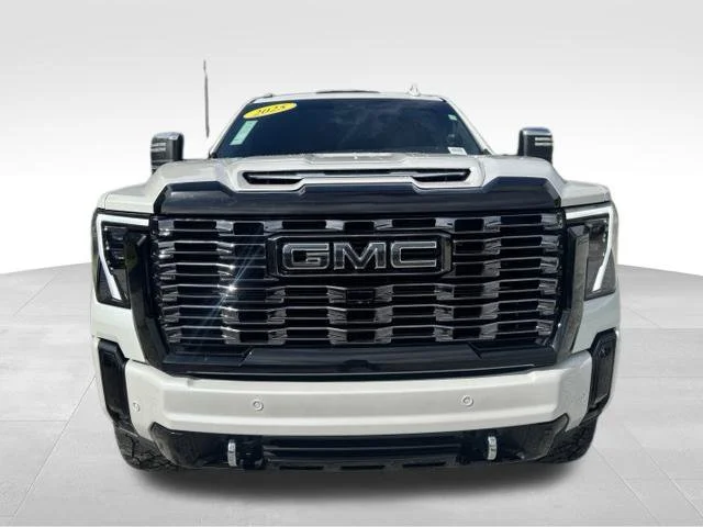 Used 2025 White GMC Denali Ultimate image 2