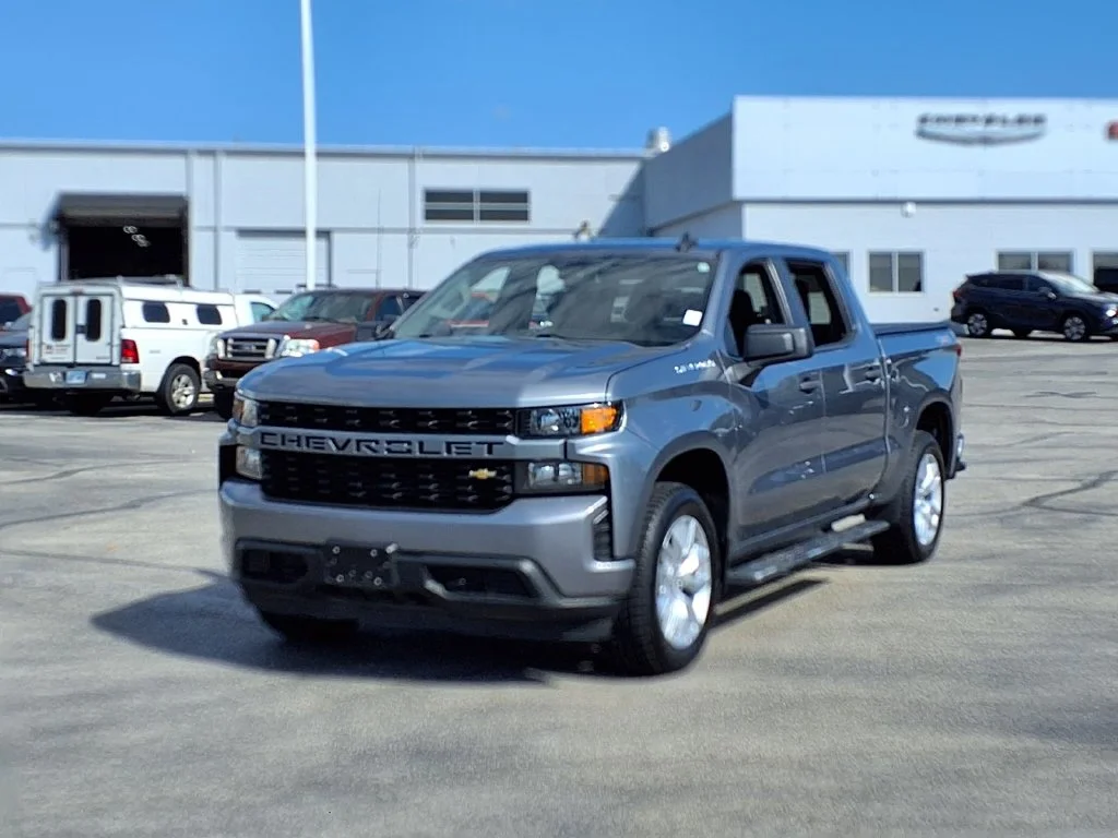 Used 2021 Chevrolet Silverado 1500 Custom with VIN 1GCPYBEK2MZ253836 for sale in Kansas City