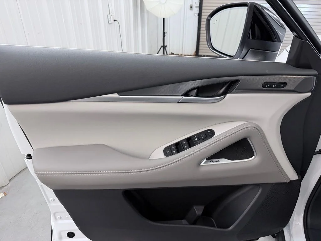 New 2027 RADIANT WHITE INFINITI Luxe FWD image 10