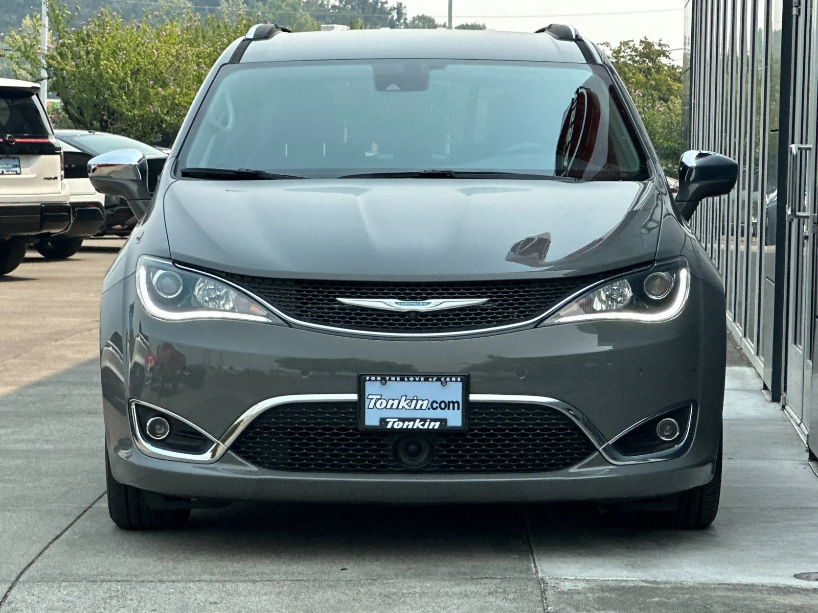 Used 2020 Ceramic Gray Clearcoat Chrysler Limited image 8