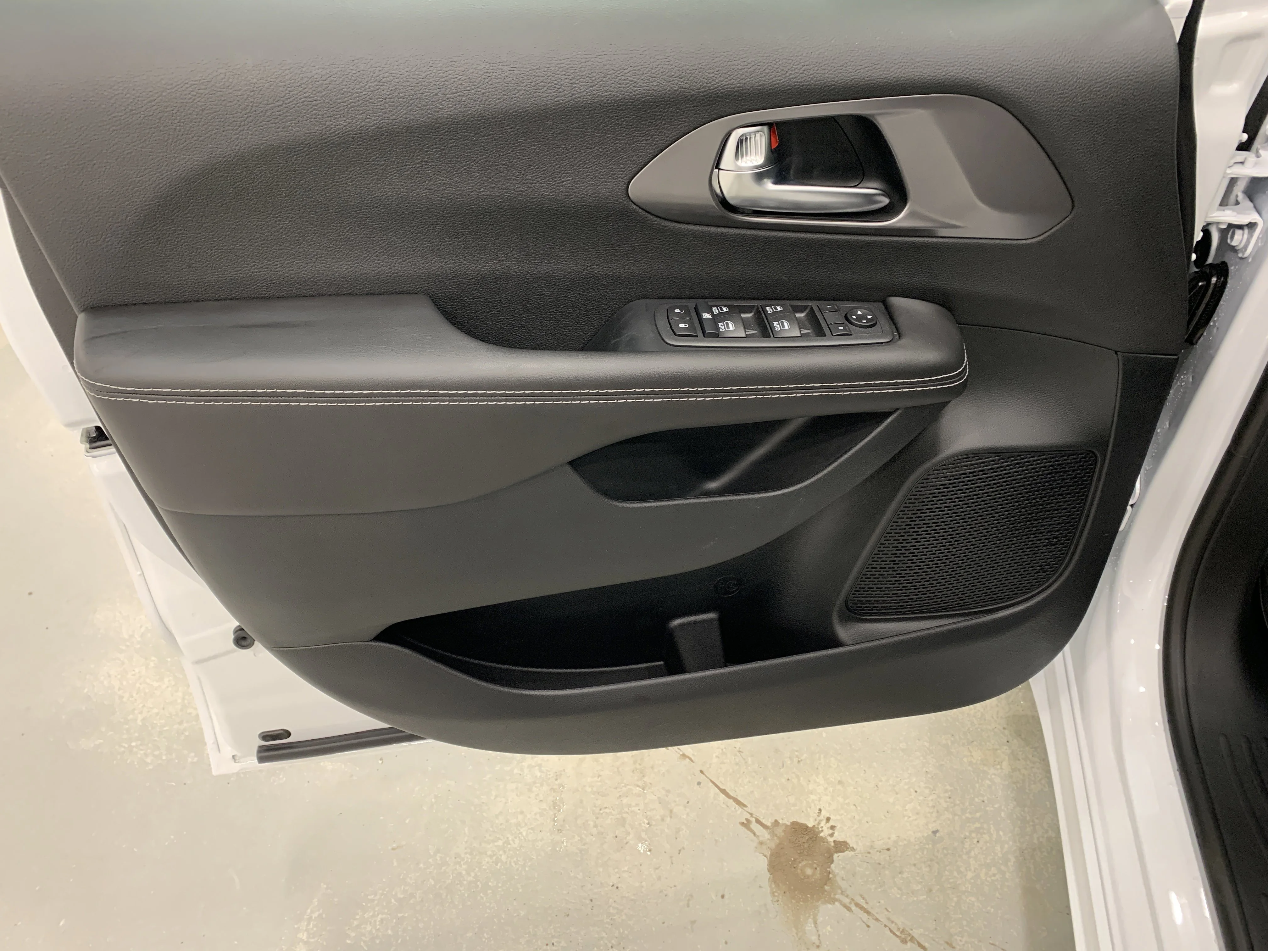 New 2026 Bright White Chrysler SXT image 15