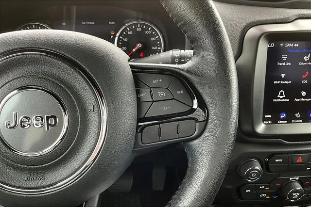 Used 2022 Blue Jeep Altitude image 12