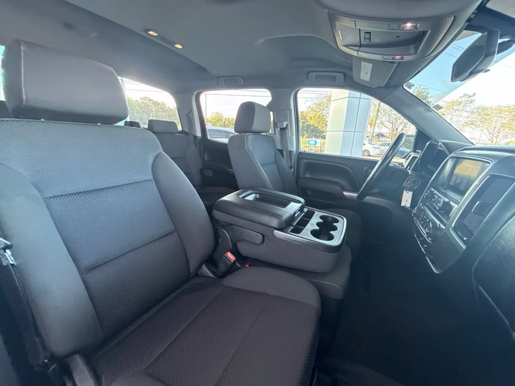 Used 2017 SUMMIT WHITE Chevrolet LT image 34