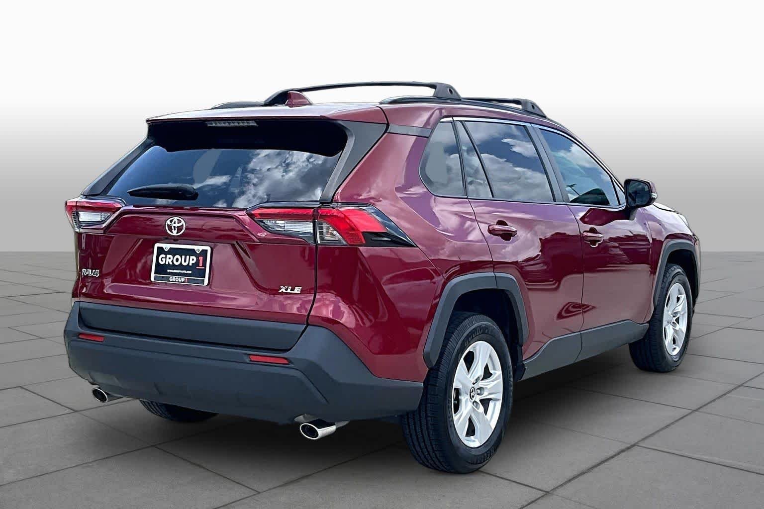 Used 2019 Ruby Flare Pearl Toyota XLE image 13