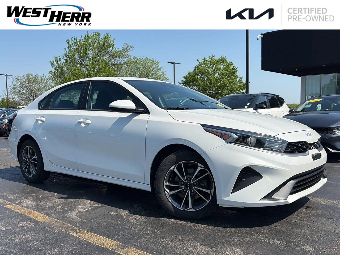 2023 Kia Forte LXS AT's photo