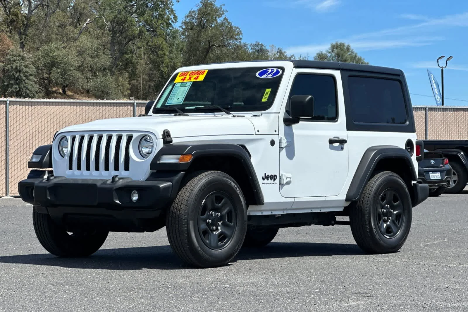 Used 2022 Bright White Clearcoat Jeep Sport image 7