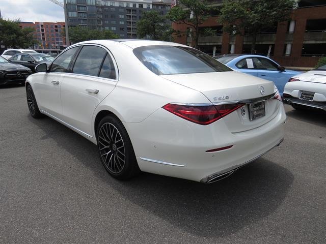 Certified Used 2023 MANUFAKTUR Diamond White Mercedes-Benz S 500 image 2