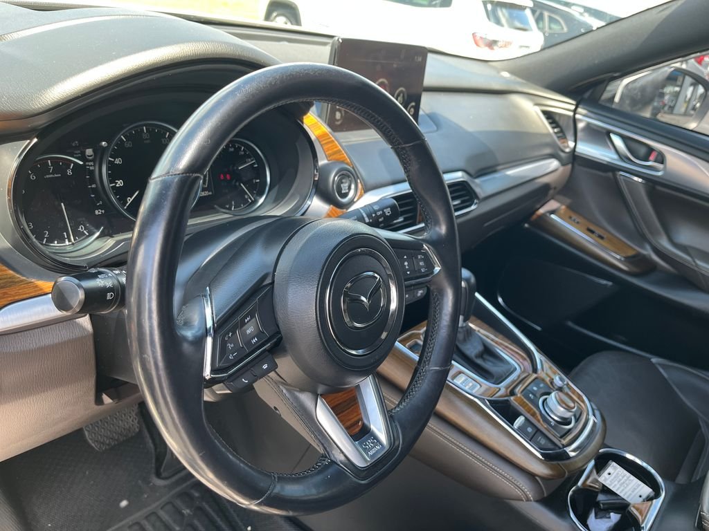 Used 2020 White Mazda Signature image 14