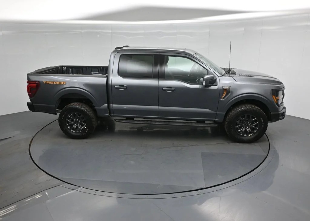 New 2026 Carbonized Gray Metallic Ford Tremor image 38