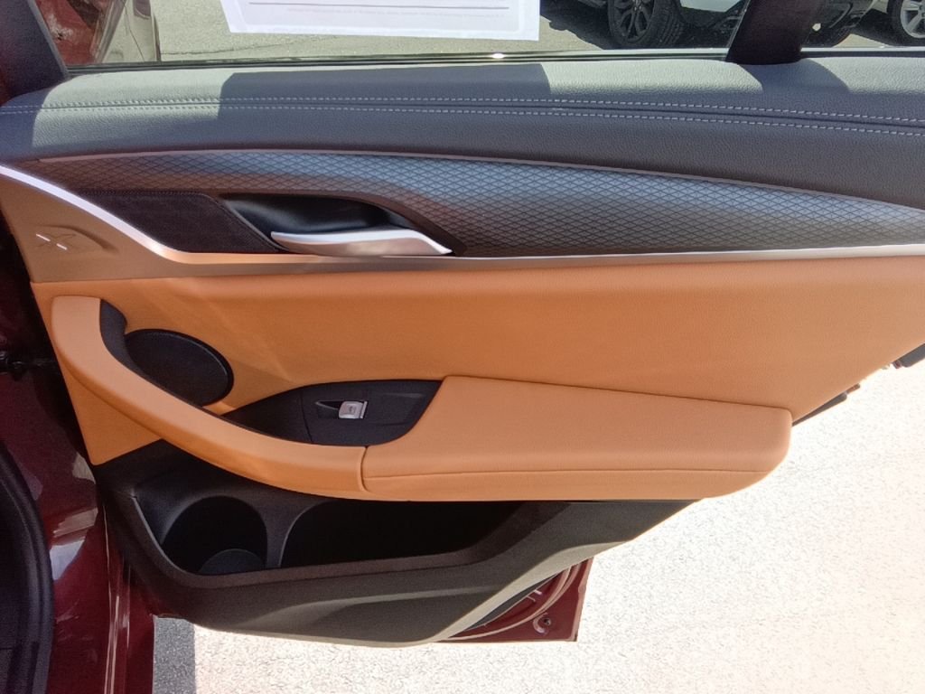 Used 2025 Aventurin Red Metallic BMW M40i image 23
