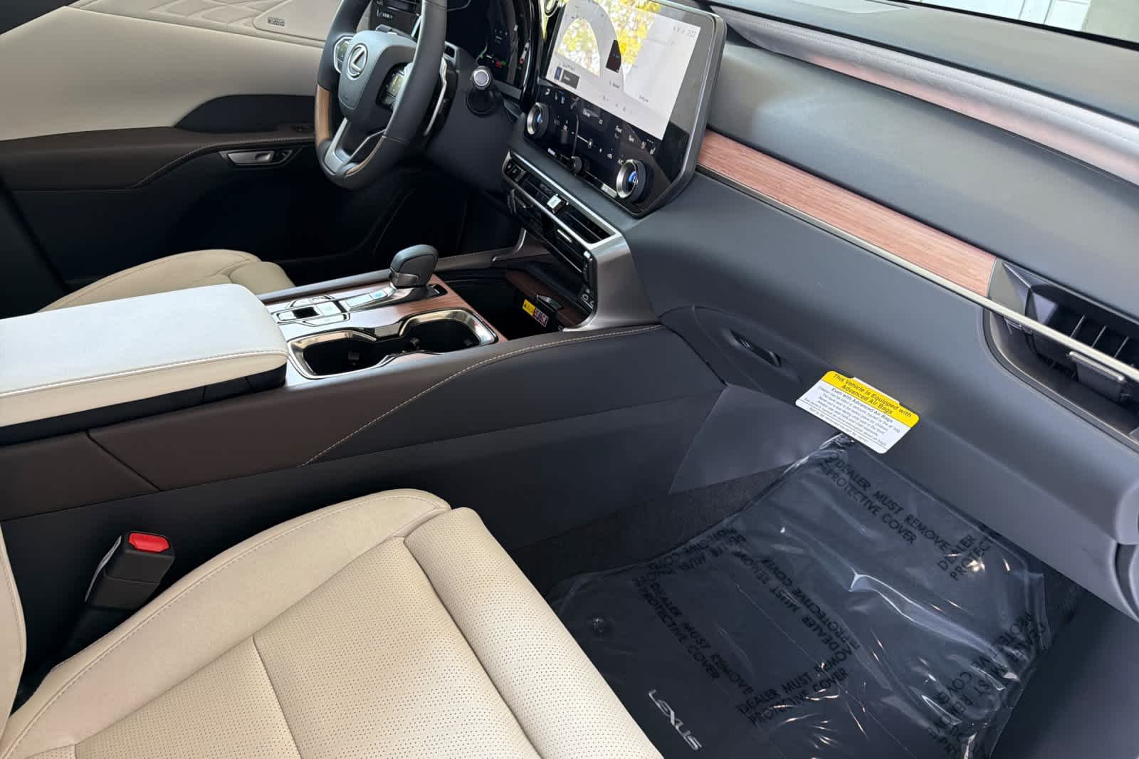 New 2026 Eminent White Pearl Lexus RX 350h LUXURY AWD image 17