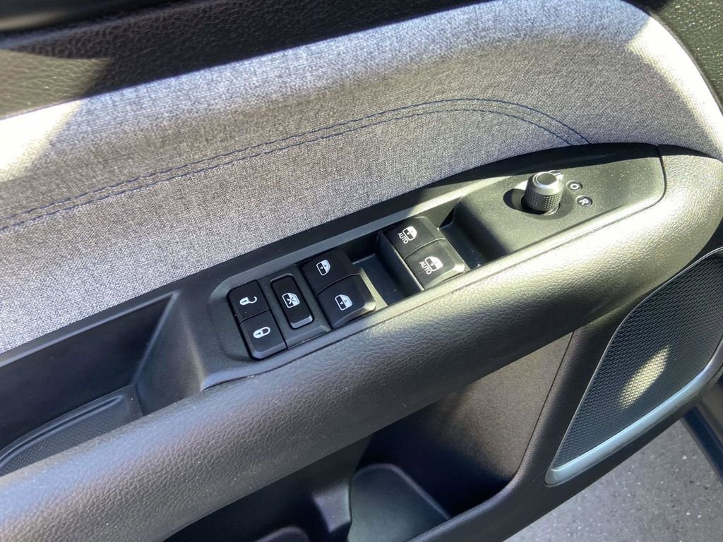 Used 2024 Gray Jeep Latitude image 19