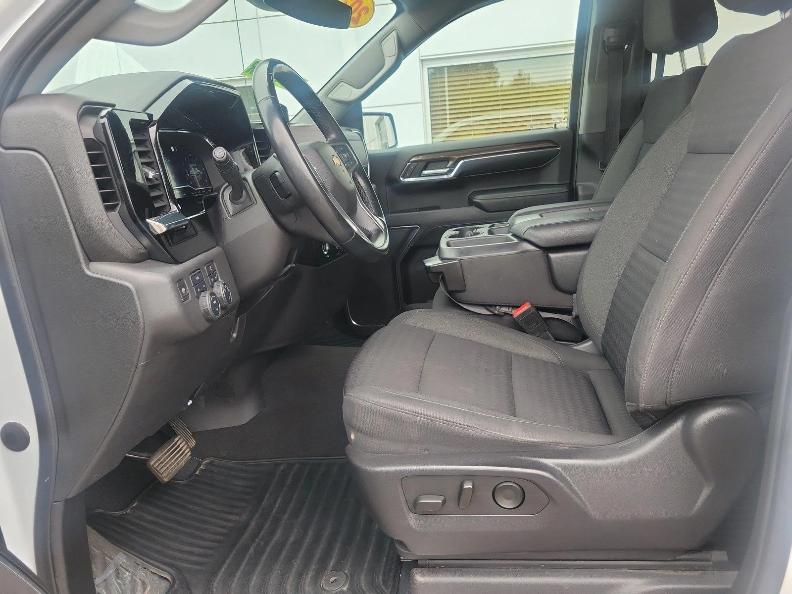 Used 2023 Summit White Chevrolet LT (2FL) image 18