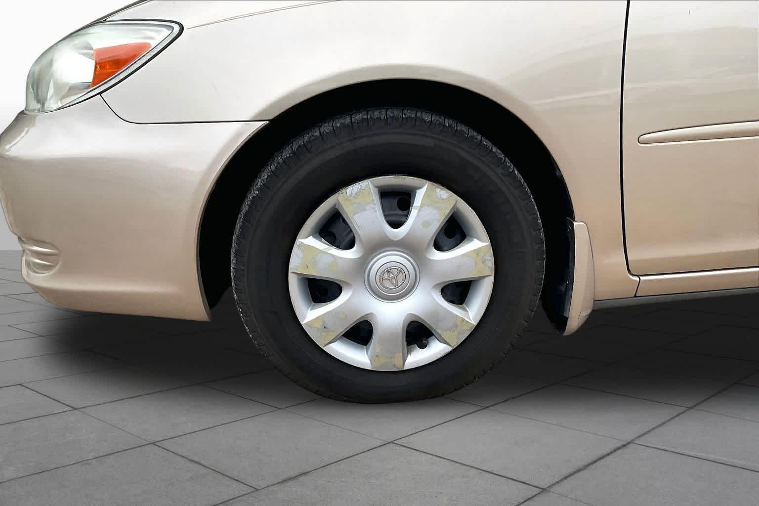 Used 2003 Desert Sand Mica Toyota LE image 10
