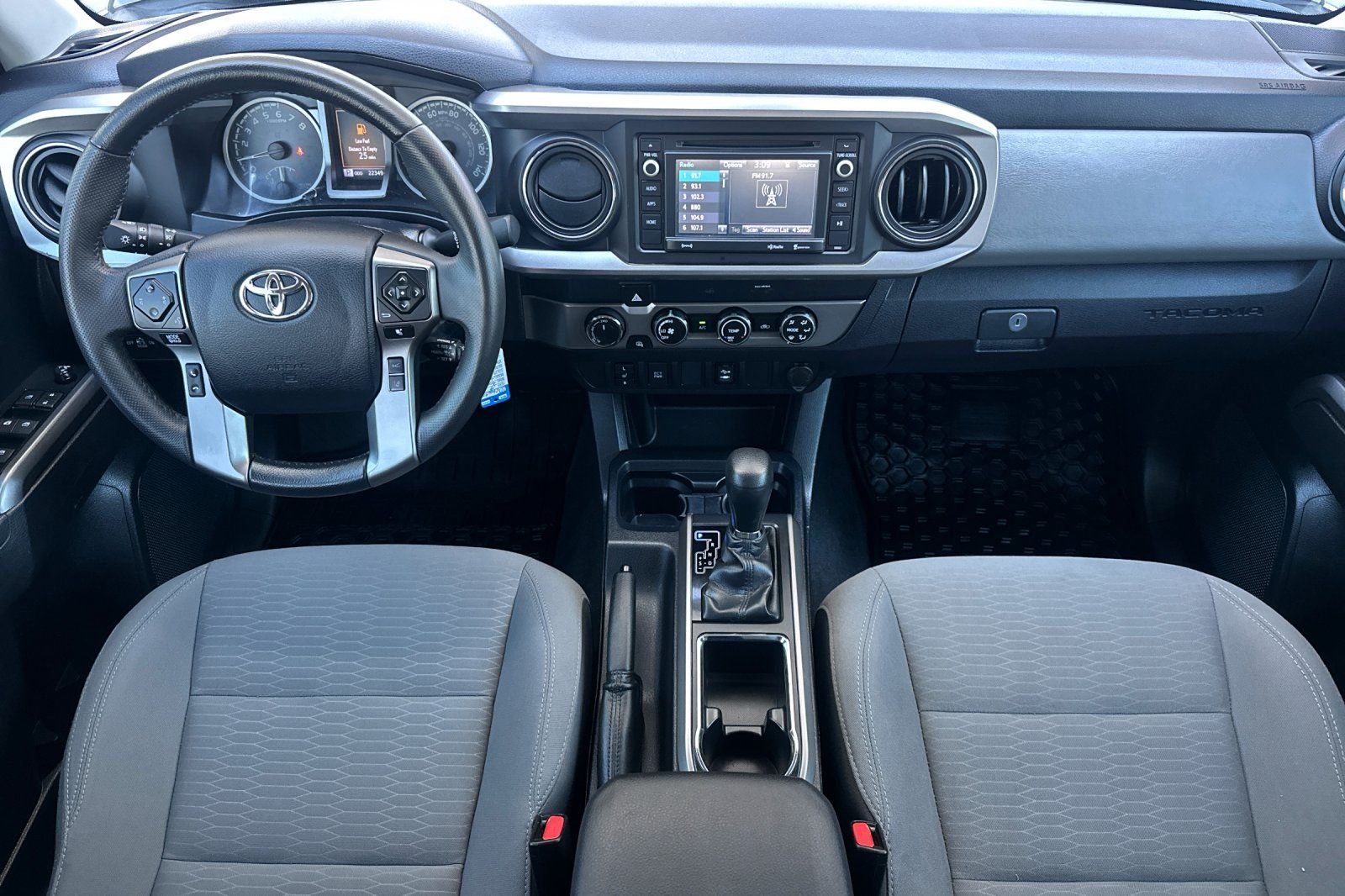 Used 2019  Toyota SR5 image 13