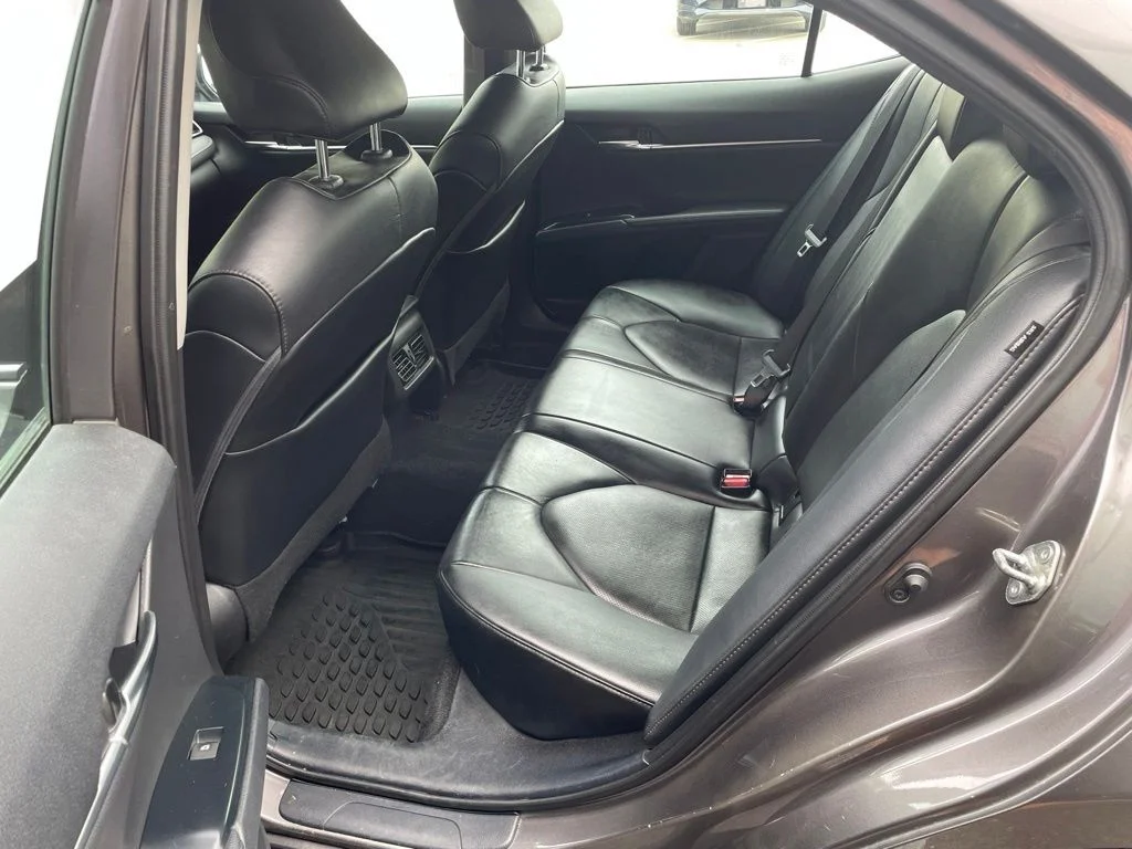 2020 Toyota Camry XLE - Photo 8