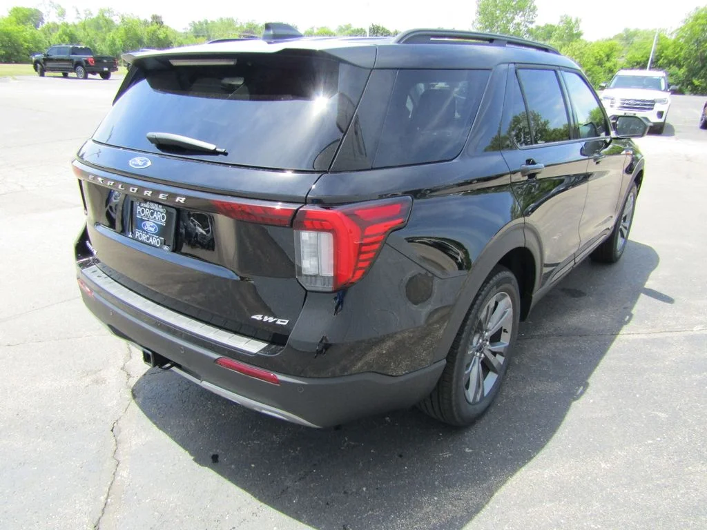 New 2026 Agate Black Metallic Ford Active image 6