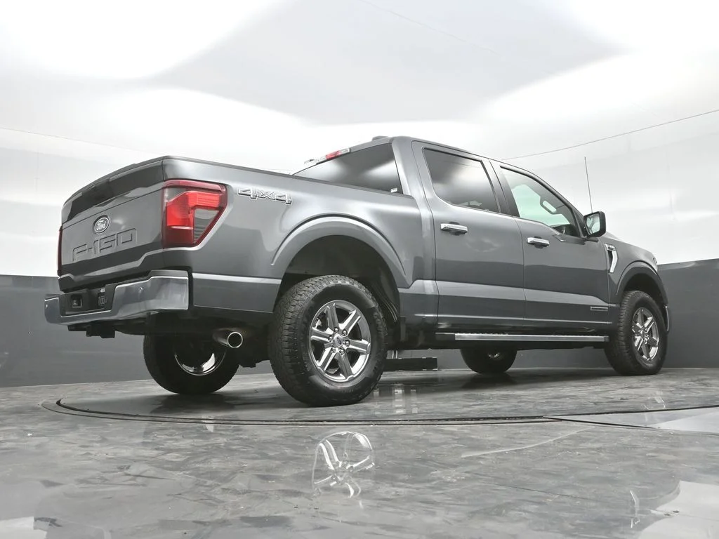 Used 2025 Gray Ford XLT image 24