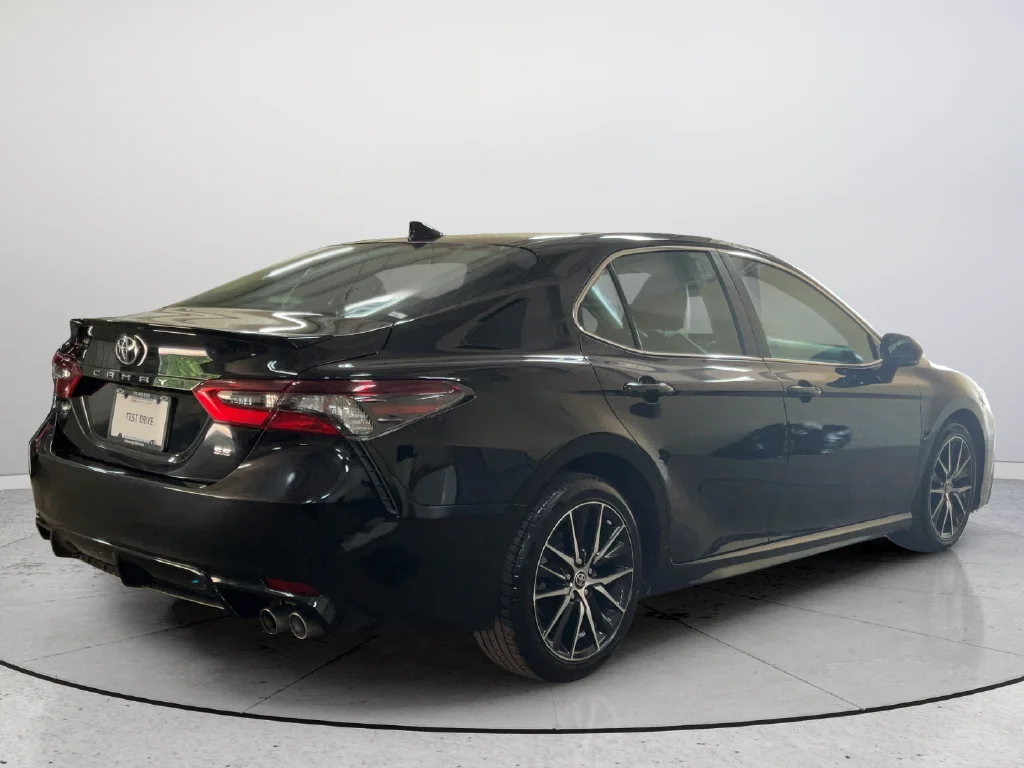 2024 Toyota Camry SE - Photo 6