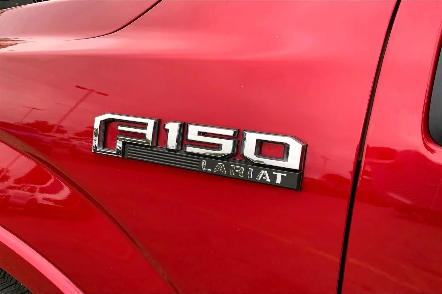 Used 2020 Rapid Red Metallic Tinted Clearcoat Ford LARIAT image 31