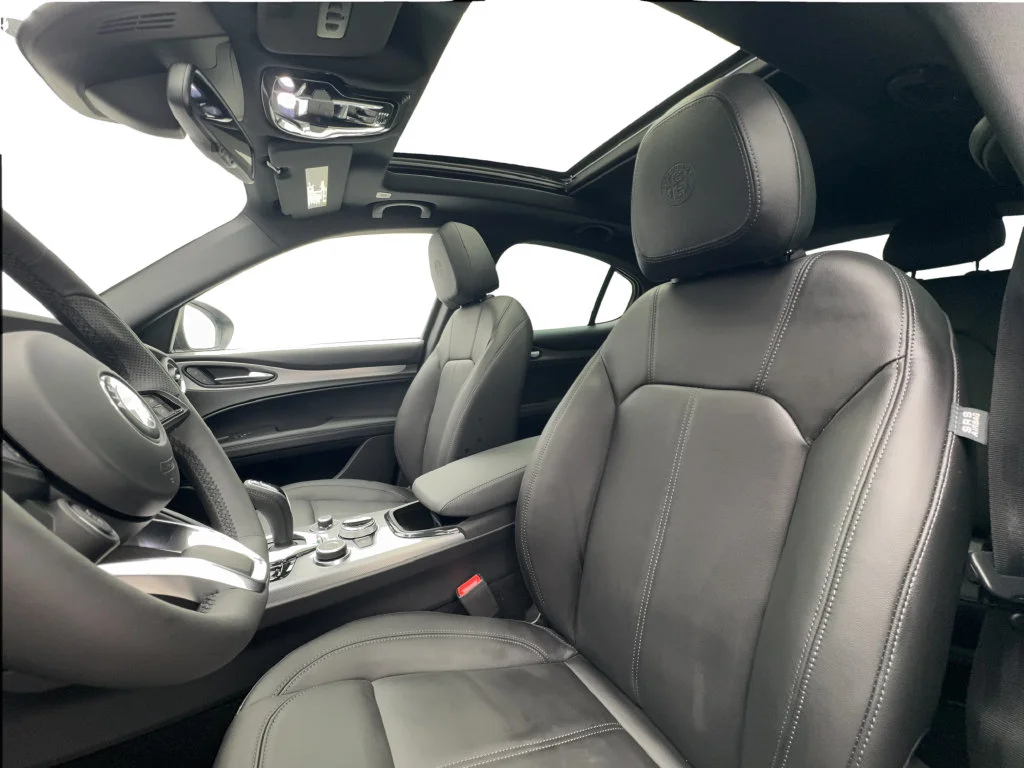 New 2026 Black Alfa Romeo Base image 27