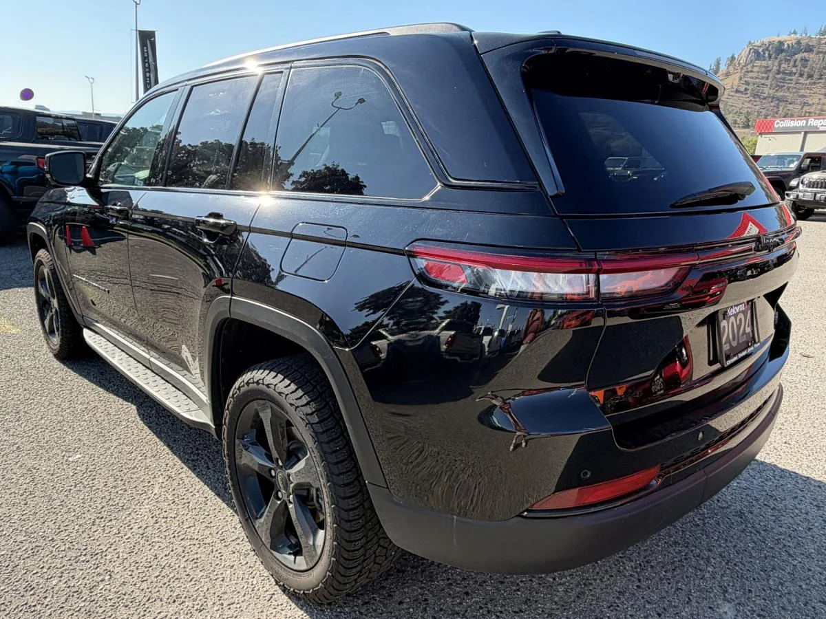 Used 2024 Black Jeep Limited image 4