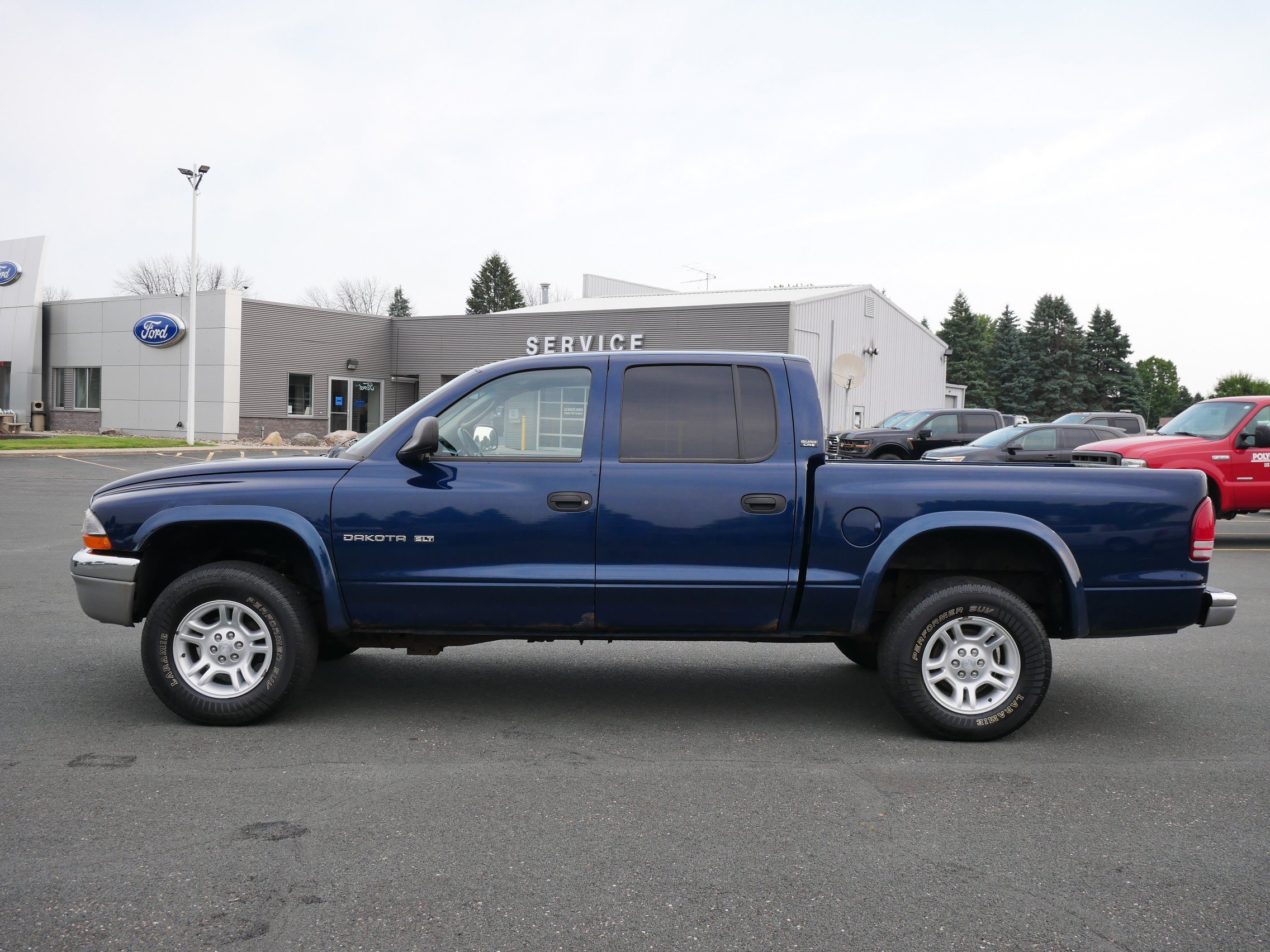 Used 2001 Blue Dodge SLT image 2