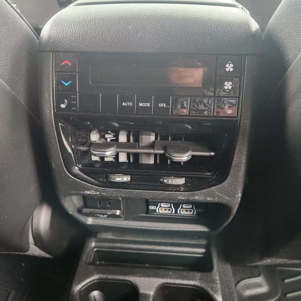 Used 2023 Black Jeep Limited image 27