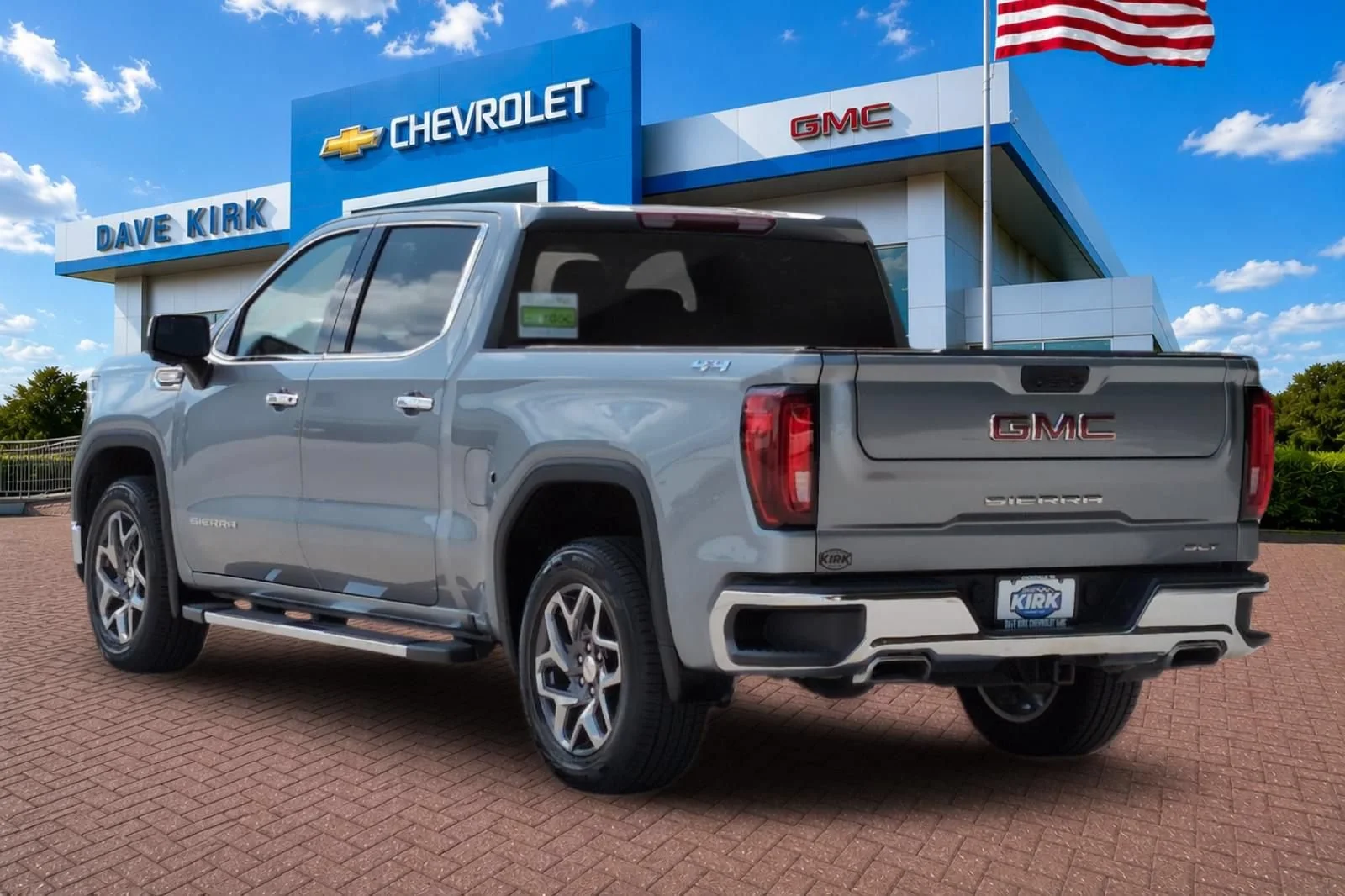 Used 2024 Sterling Metallic GMC SLT image 5