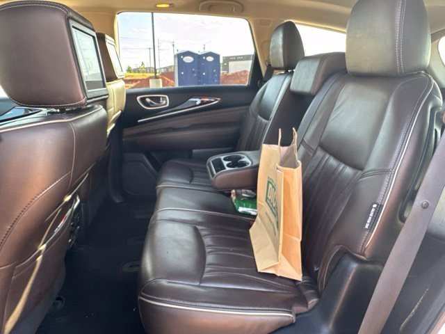 Used 2019 White INFINITI LUXE image 10