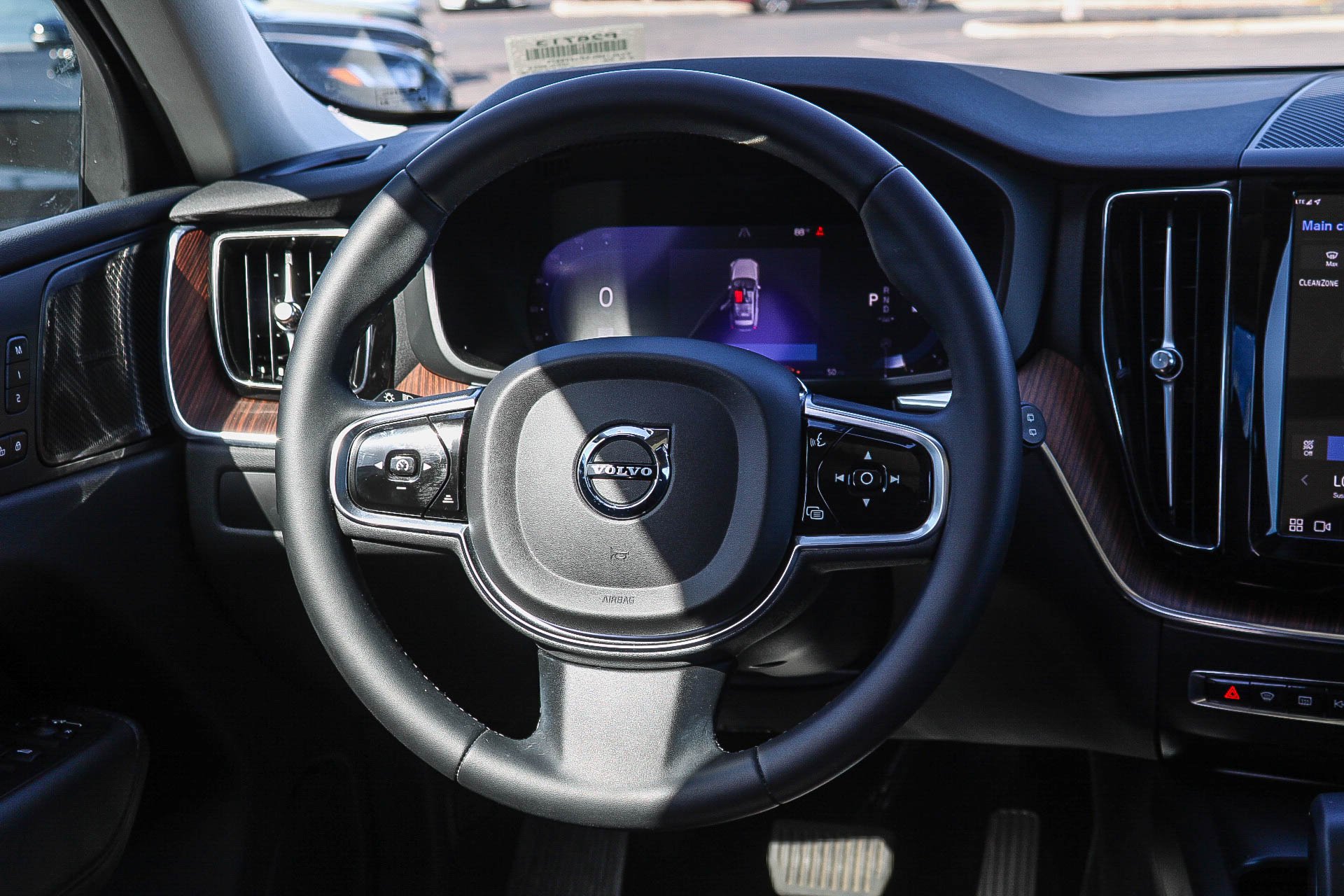 2023 Volvo XC60 Plus - Photo 16