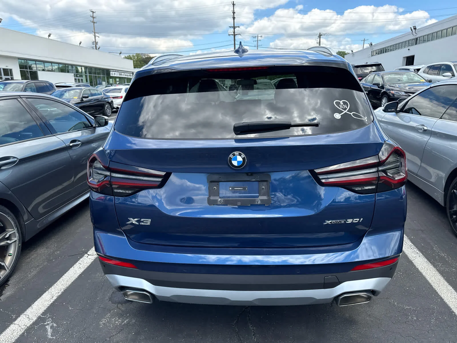 Used 2024 Phytonic Blue Metallic BMW xDrive30i image 10
