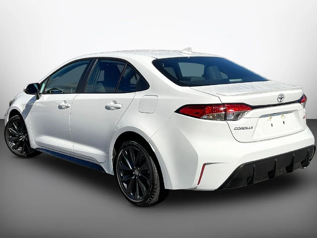 Used 2026 Ice Toyota SE image 4
