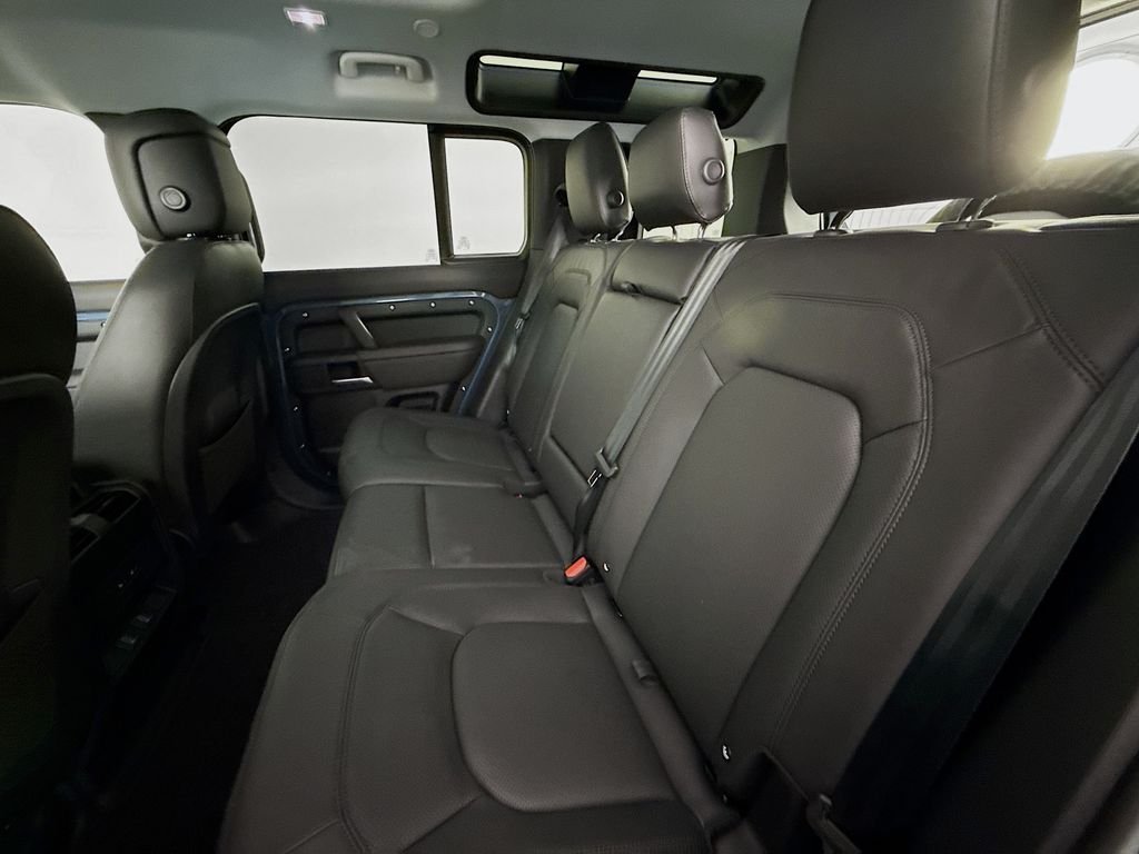 New 2026 Tasman Blue Land Rover S image 26
