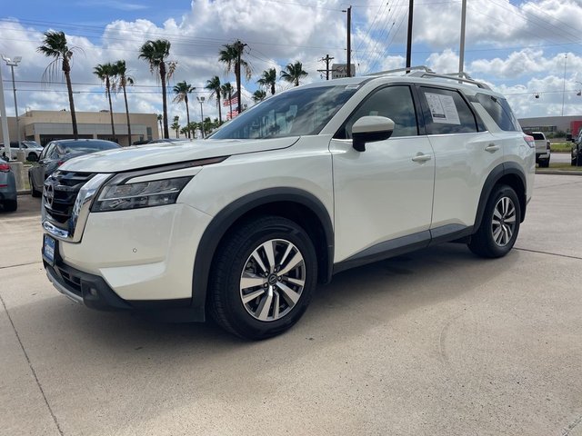 2023 Nissan Pathfinder SL