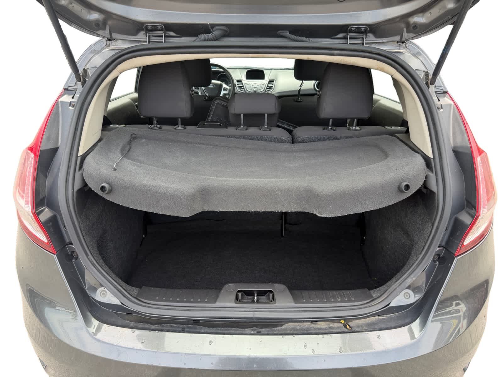 Used 2019 Magnetic Metallic Ford SE image 17