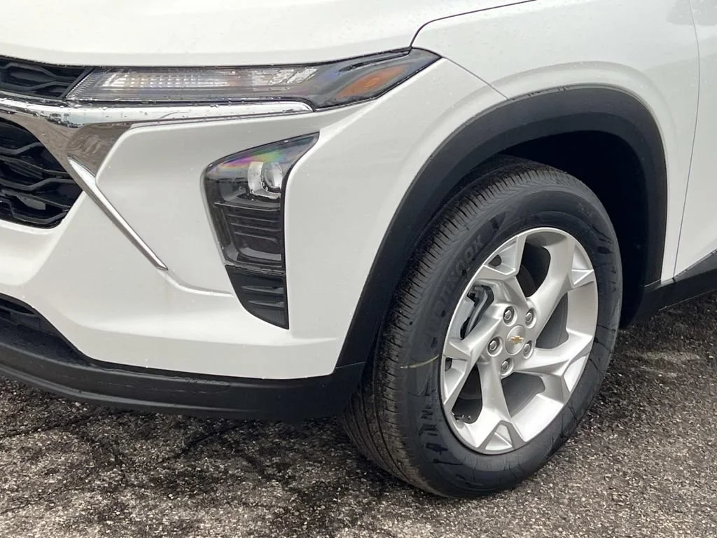 2026 Chevrolet Trax LS - Photo 7