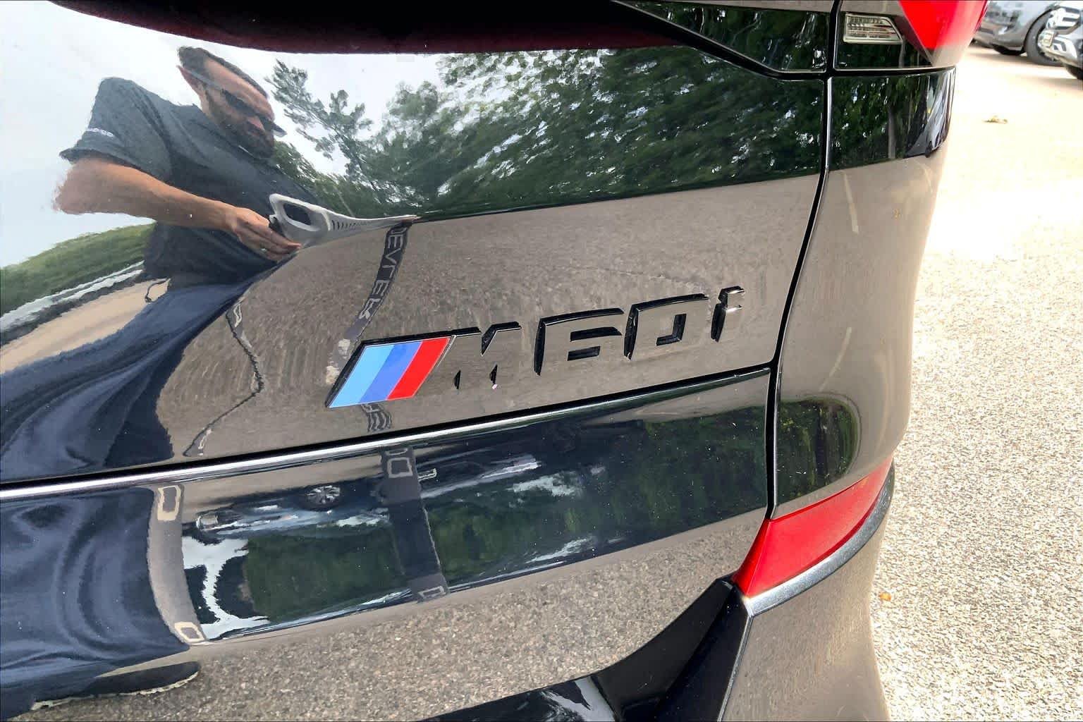 Used 2025 Black Sapphire Metallic BMW M60i image 10