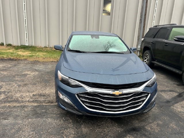 Used 2025 Lakeshore Blue Metallic Chevrolet LT image 7