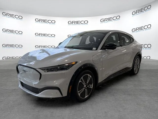 Used 2023 White Metallic Ford Premium image 3