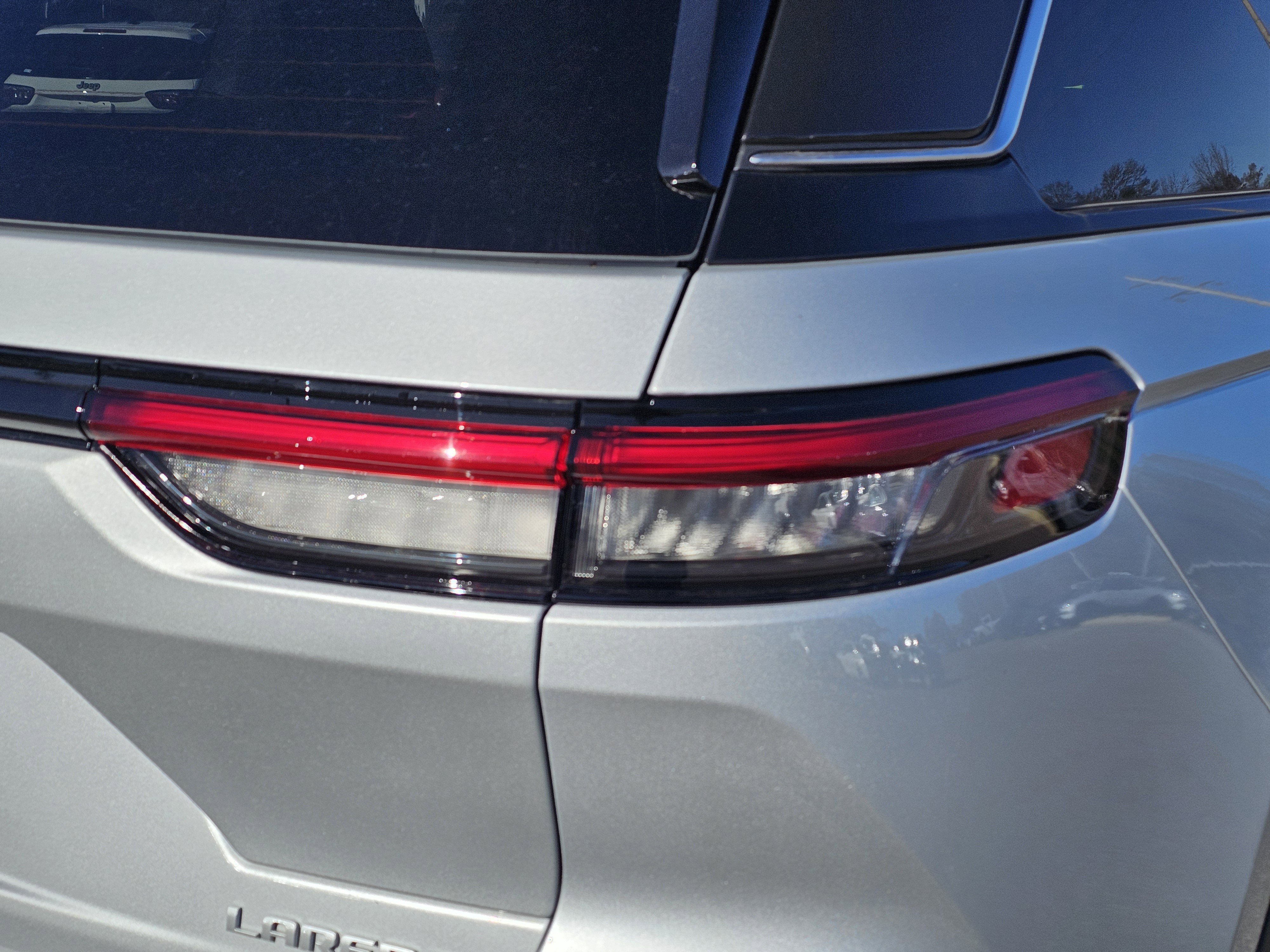 New 2024 Silver Zynith Jeep Laredo X image 9