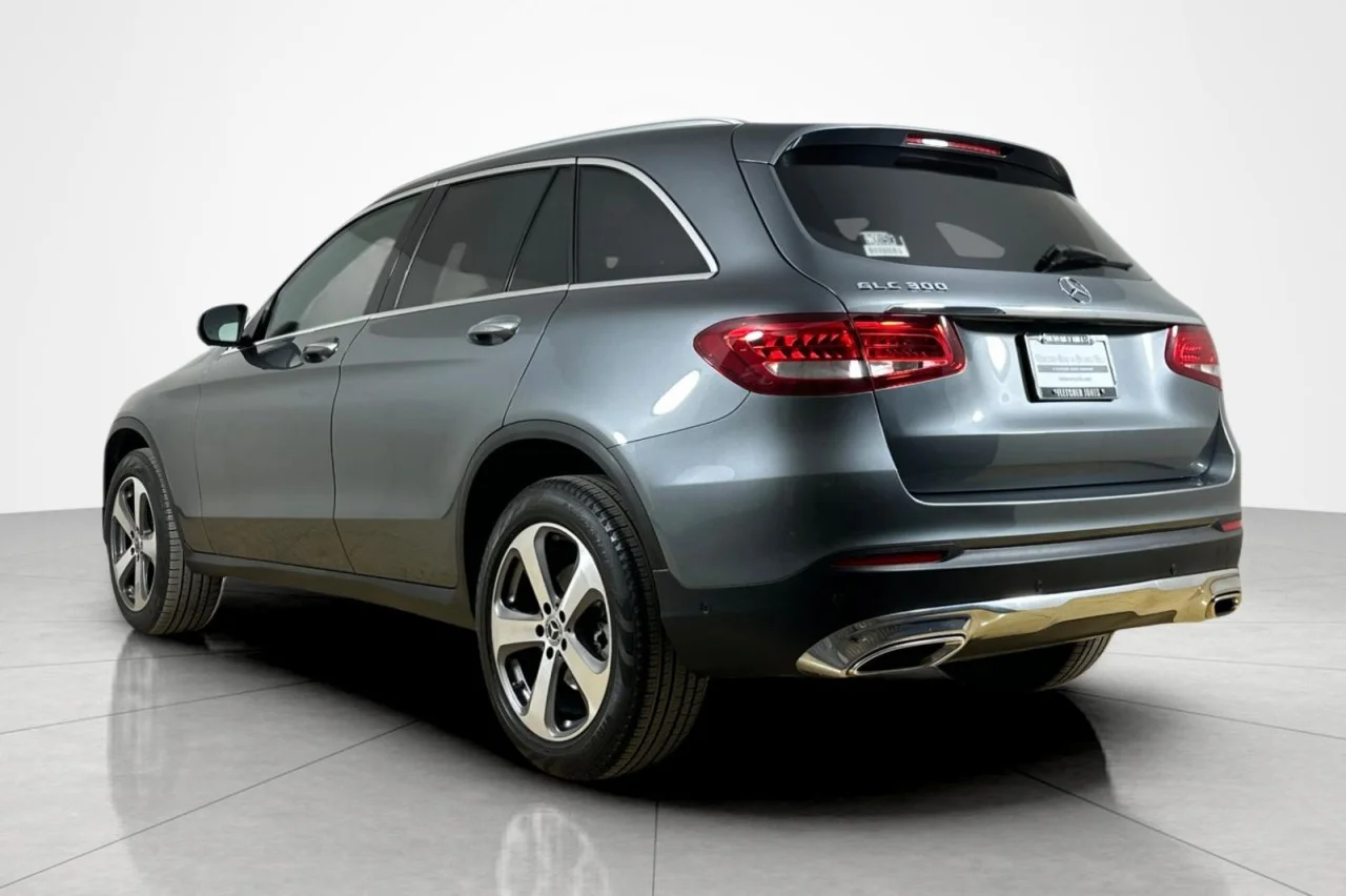 Used 2018 Selenite Grey Metallic Mercedes-Benz GLC 300 image 3