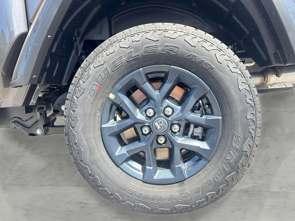New 2026 Granite Crystal Metallic Clear-Coat Exterior Paint Jeep 85th Anniversary Edition image 23