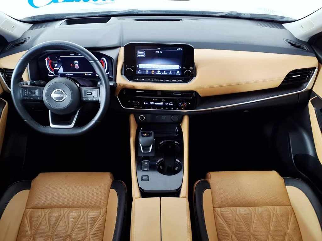 Used 2023 Gold Nissan Platinum image 12