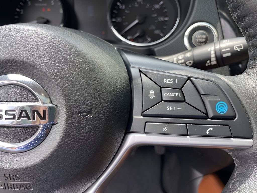 Used 2019 Magnetic Black Pearl Nissan SL image 14