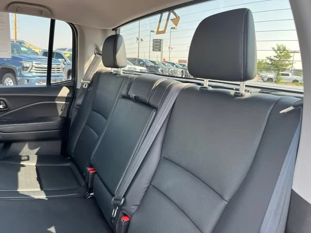 Used 2017 Black Honda RTL-T image 19