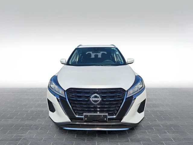 Used 2024 White Nissan SV image 2